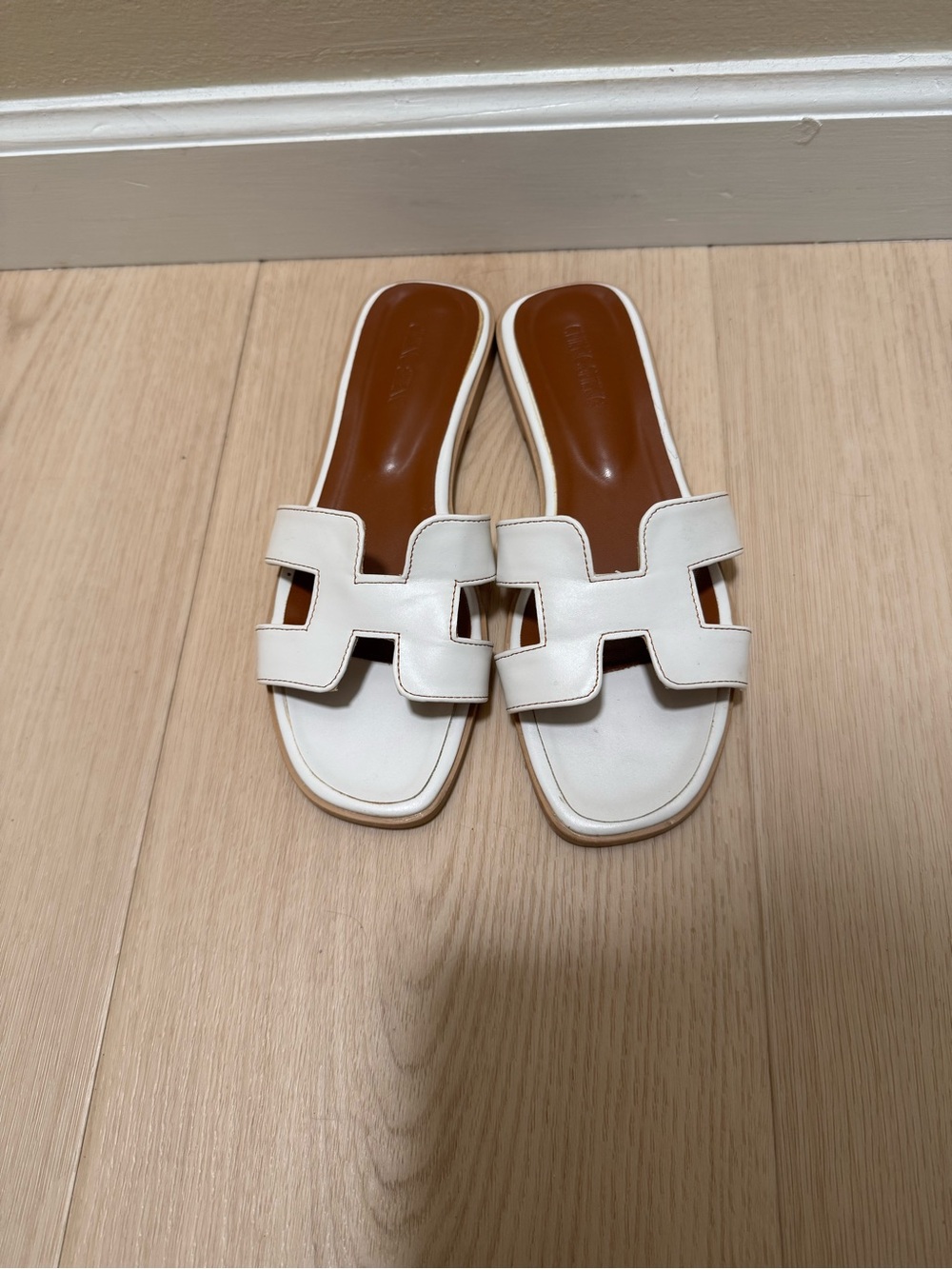 Women’s White Slide Sandals with Cutout Strap